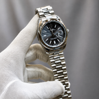 Luxury Silver Stainless Steel Men’s Watch – Classic Elegant Design ⌚✨